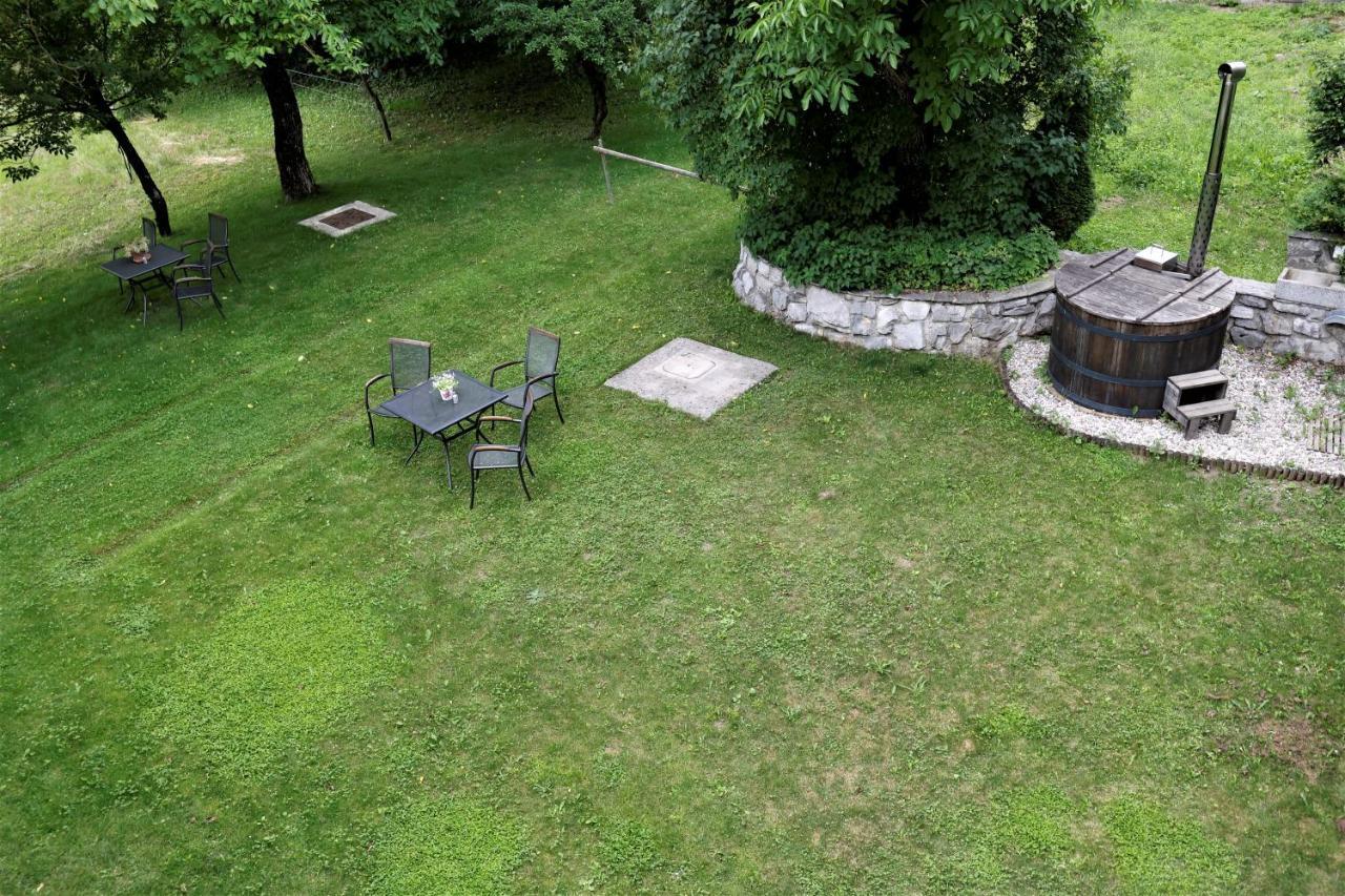 Guesthouse Idila Pod Nanosom Senozece Exteriér fotografie