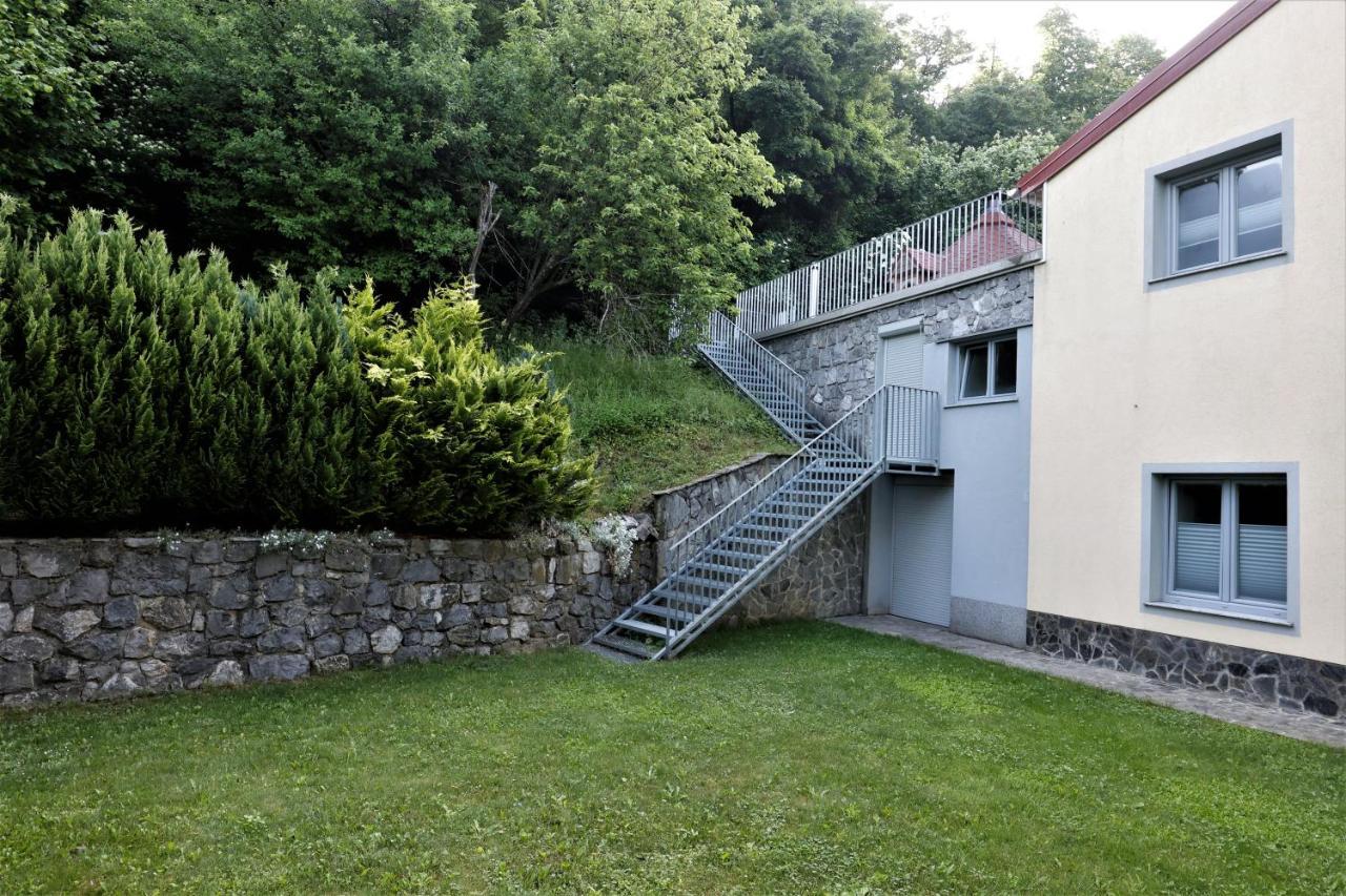 Guesthouse Idila Pod Nanosom Senozece Exteriér fotografie