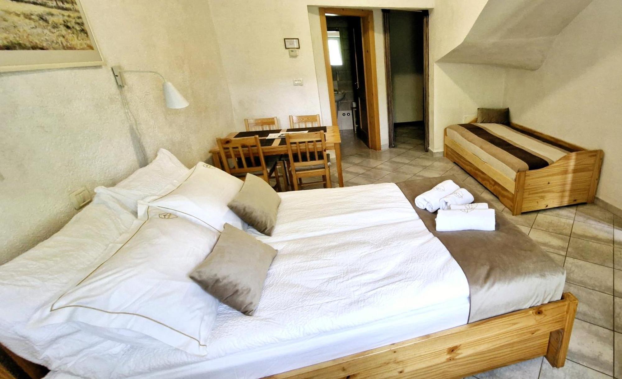 Guesthouse Idila Pod Nanosom Senozece Exteriér fotografie