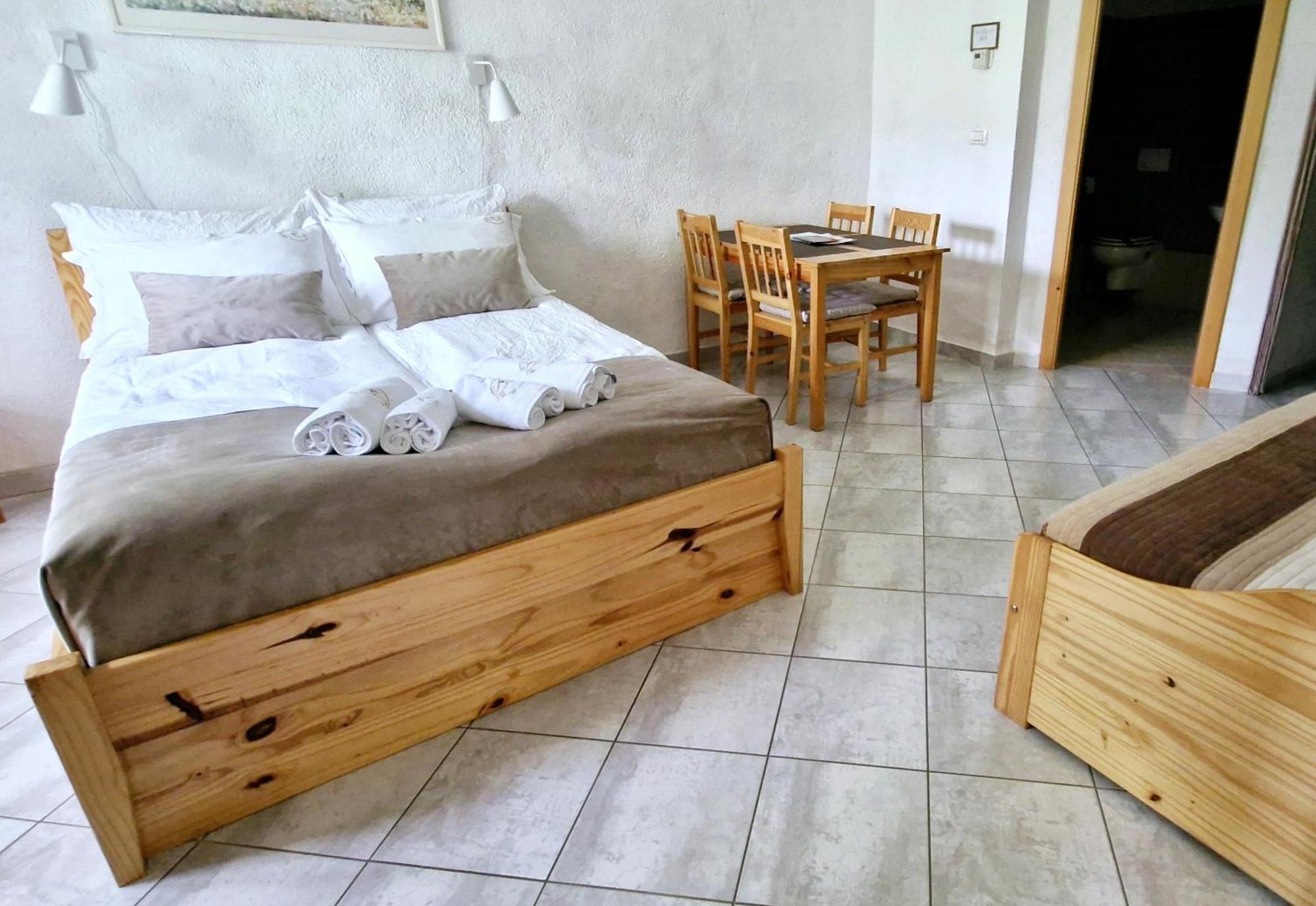 Guesthouse Idila Pod Nanosom Senozece Exteriér fotografie